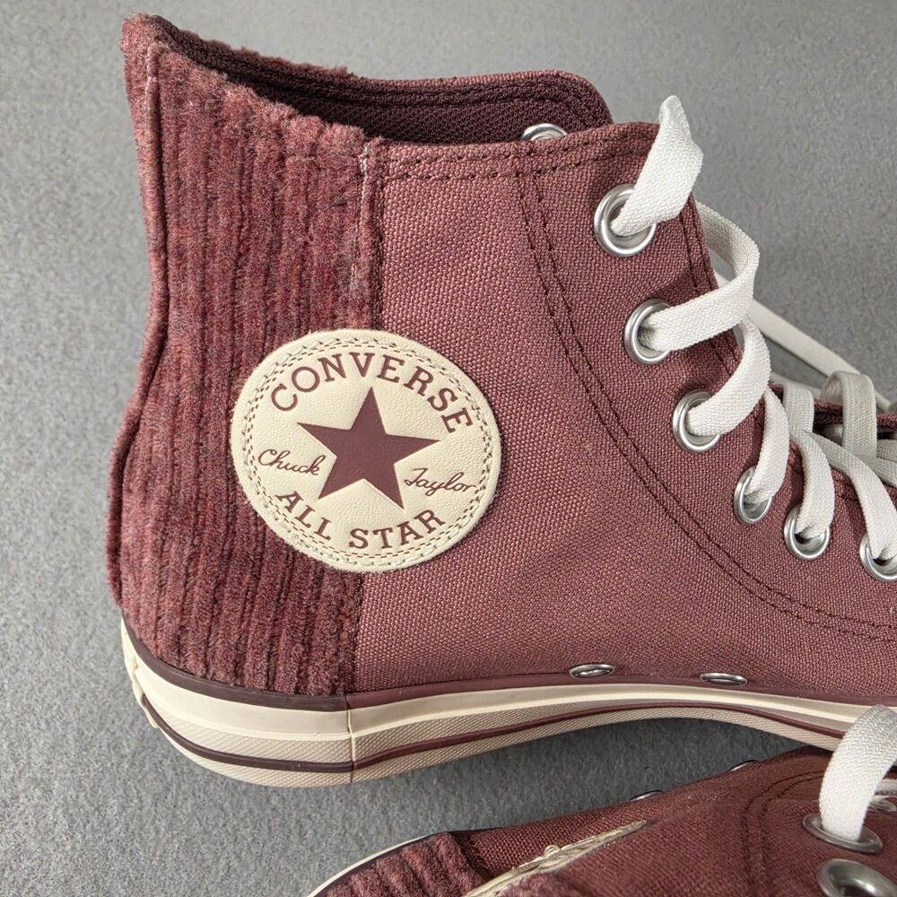 Converse Chuck Taylor All Star Cozy Utility – Women’s Size 9